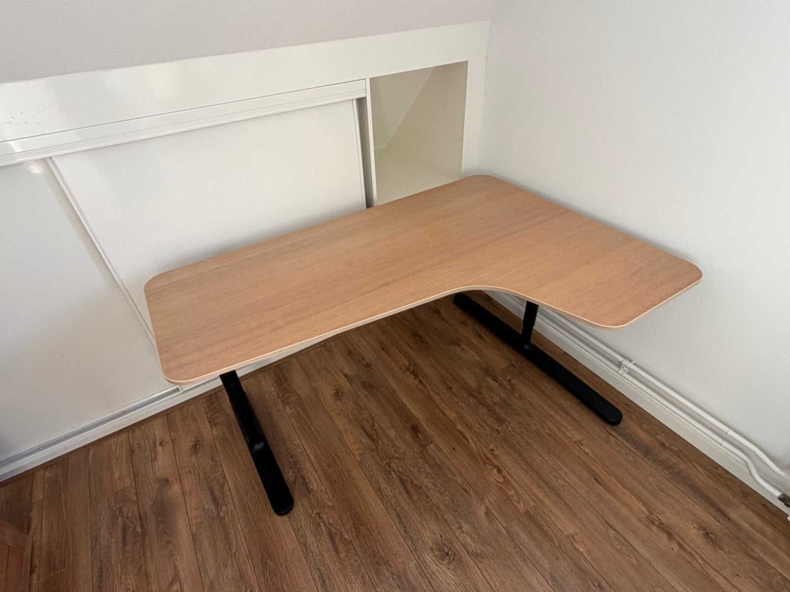 Ikea BEKANT hoekbureau corner desk right, 160x110cm, Ophalen, Zo goed als nieuw