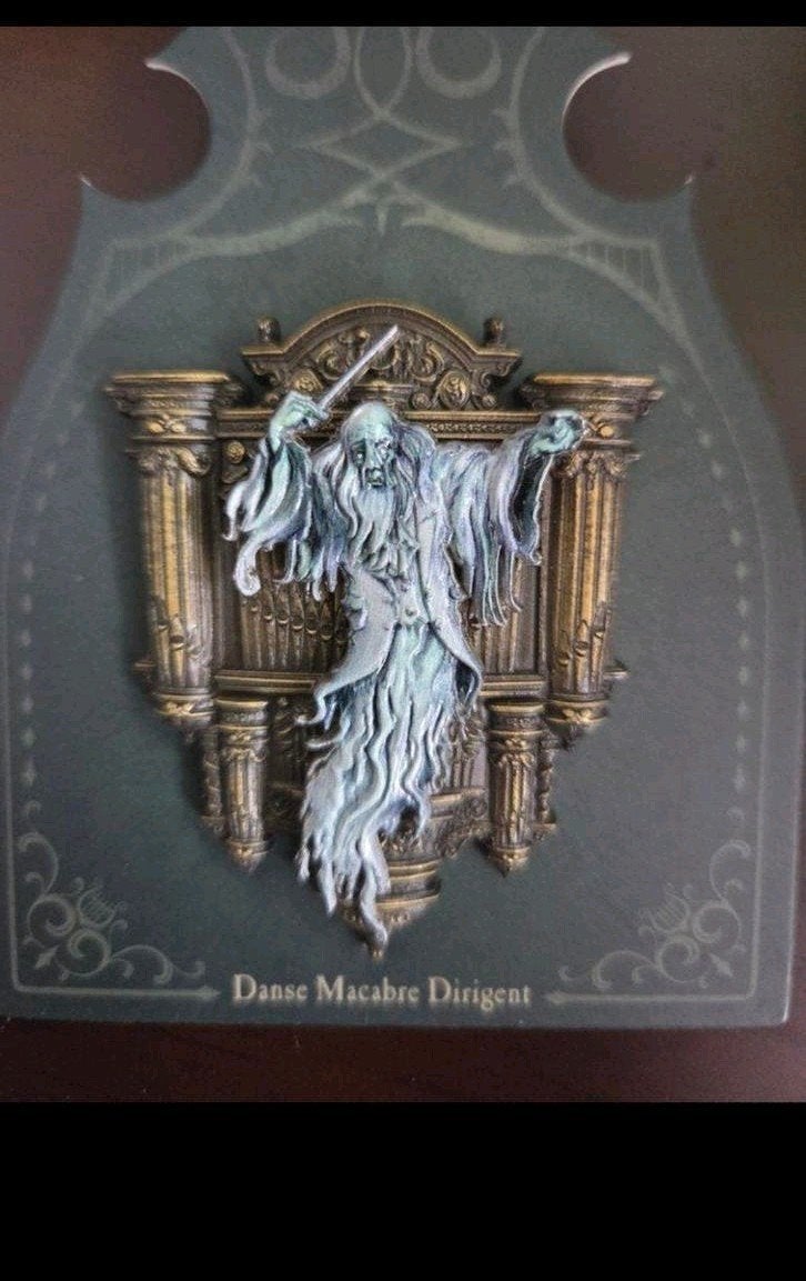 Efteling Joseph Charlatan Pin - Danse Macabre Dirigent, Verzamelen, Efteling, Ophalen of Verzenden, Nieuw, Button of Speldje