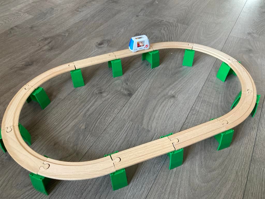 Brio trein monorail met treintje en poppetje, Ophalen of Verzenden, Gebruikt
