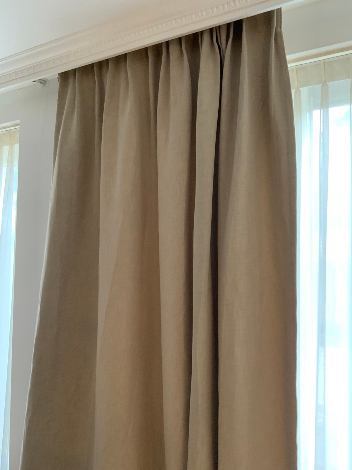 Mooie Artelux gordijnen beige, Huis en Inrichting, Stoffering | Gordijnen en Lamellen, Ophalen, Zo goed als nieuw, Beige