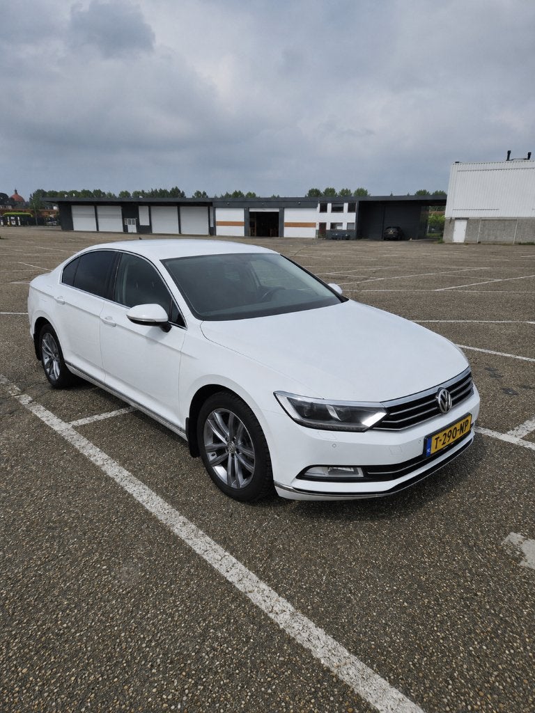 Volkswagen Passat 1.4 TSI 150PK DSG Comfortline 2017, Auto's, Stof, 742 kg, Euro 6, 4 cilinders