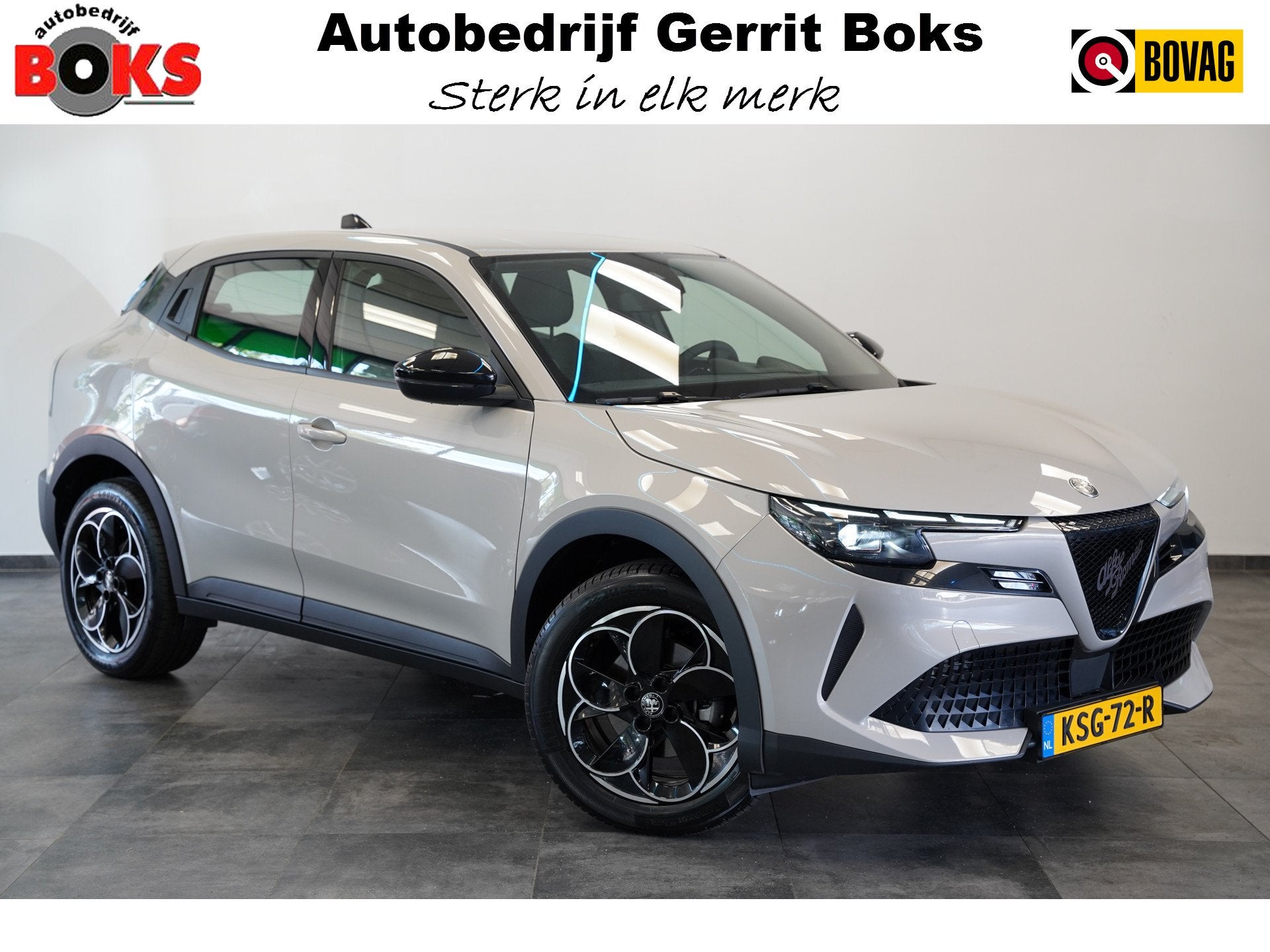 Alfa Romeo Junior Elettrica 54 kWh PDC ACC 18" LED, Auto's, Alfa Romeo, Stof, Gebruikt, Huisgarantie, Grijs