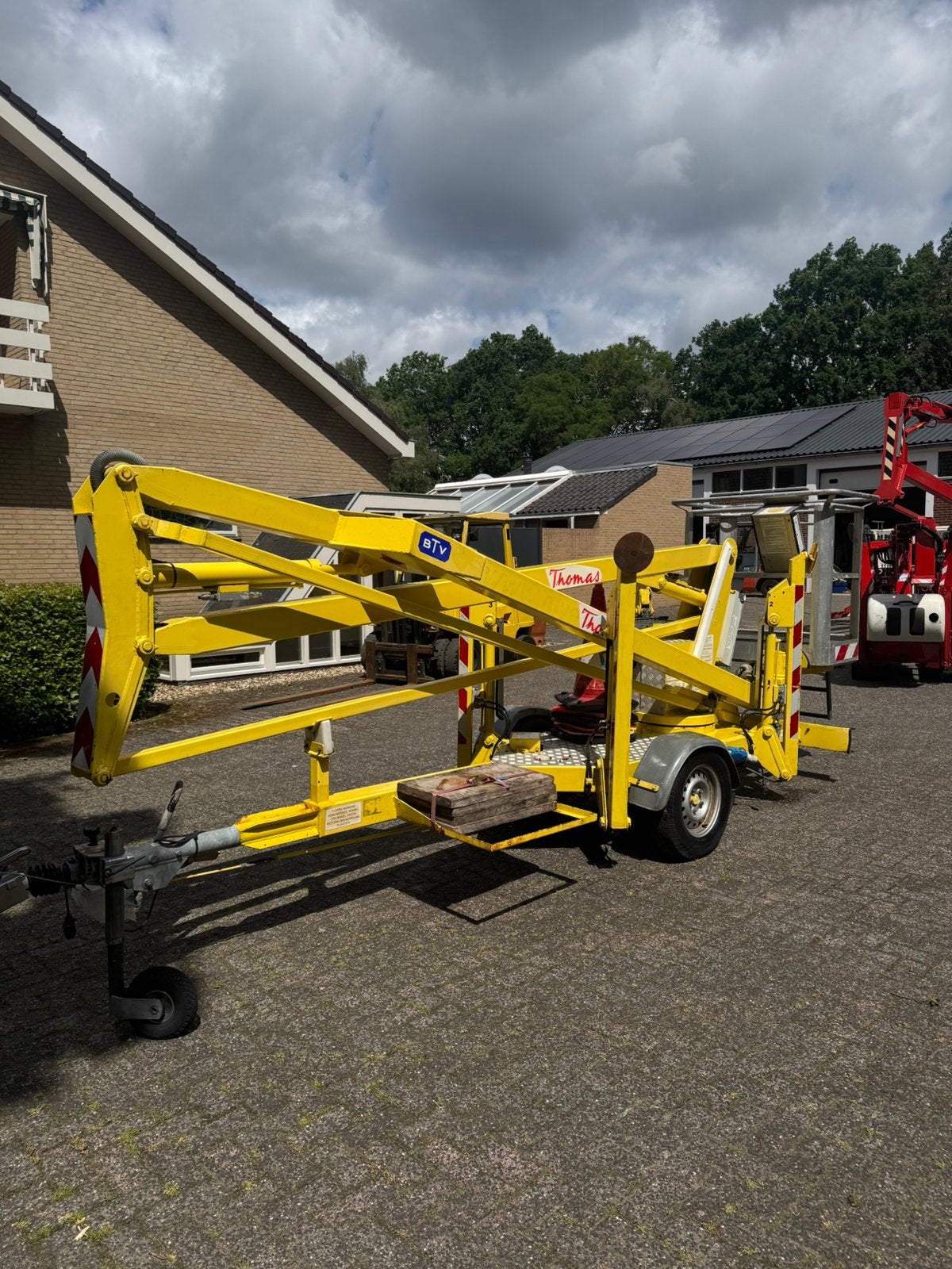 Thomas 13 meter aanhanger hoogwerker (2011), Zakelijke goederen, Machines en Bouw | Liften, Steigers en Ladders, Ophalen of Verzenden