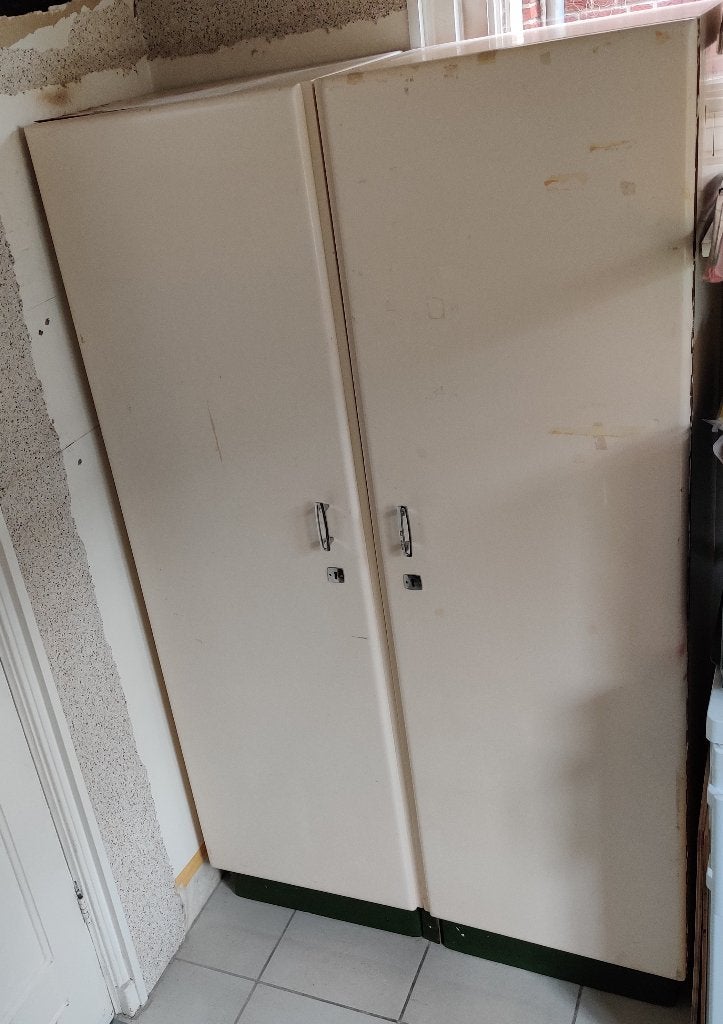 Houten (voorraad) kast 2x, Antiek en Kunst, Ophalen