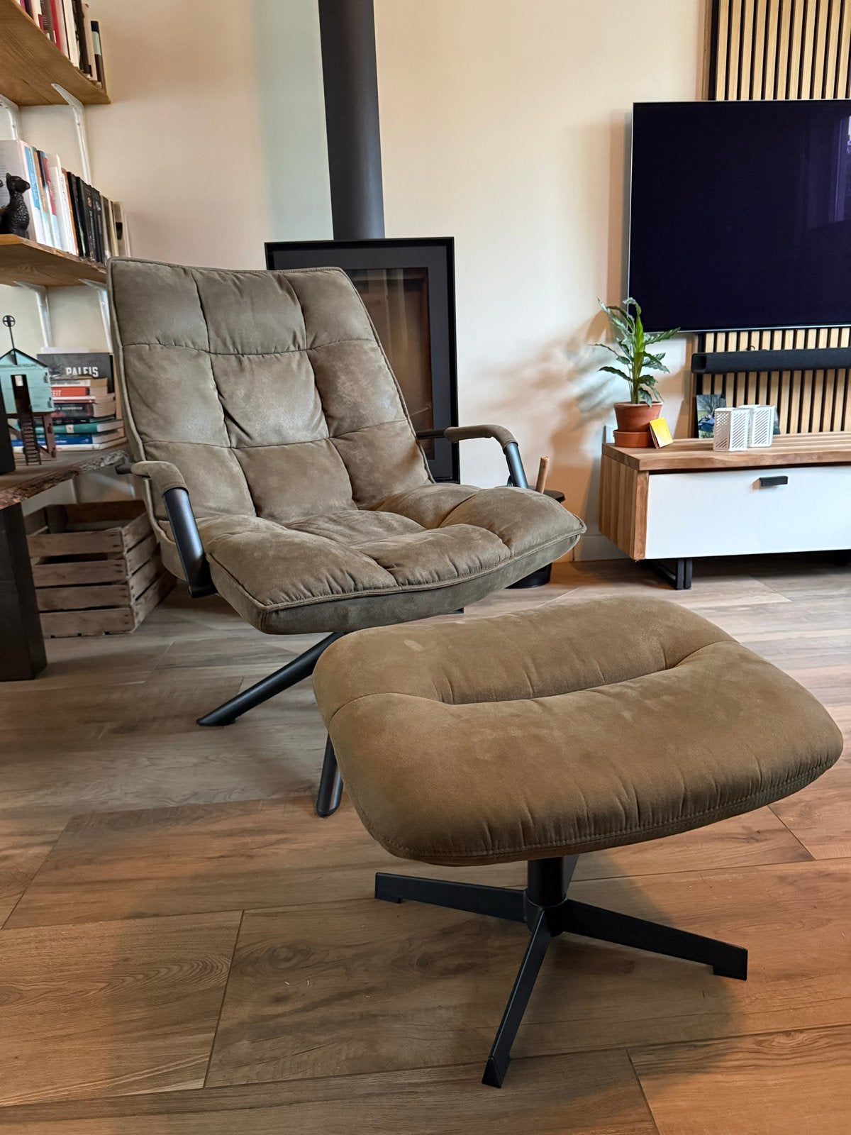 Comfortabele relaxfauteuil met voetenbank - Zo goed als nieu, Ophalen, 100 tot 125 cm, Zo goed als nieuw, 75 tot 100 cm