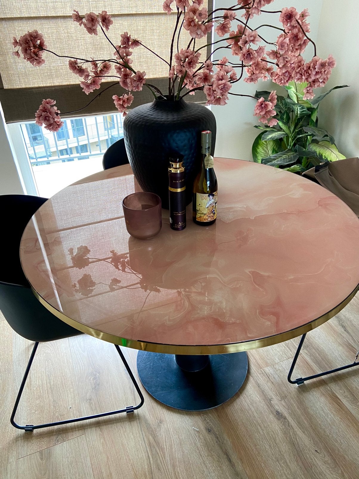 Roze ‘Onyx’ Marmer Look tafel (110cm), Ophalen, 100 tot 150 cm, Rond, Glas