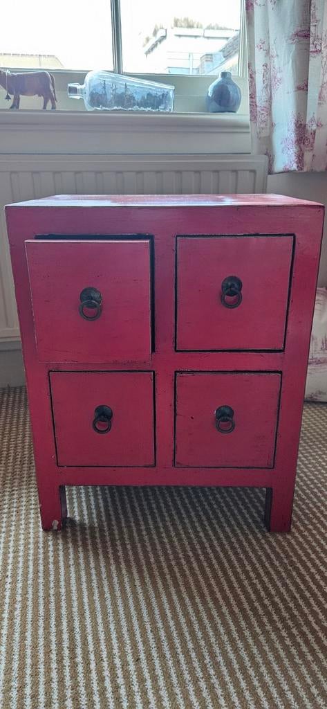 Rood gelakt Chinees kastje, Ophalen, Minder dan 50 cm, Gebruikt, 3 of 4 laden