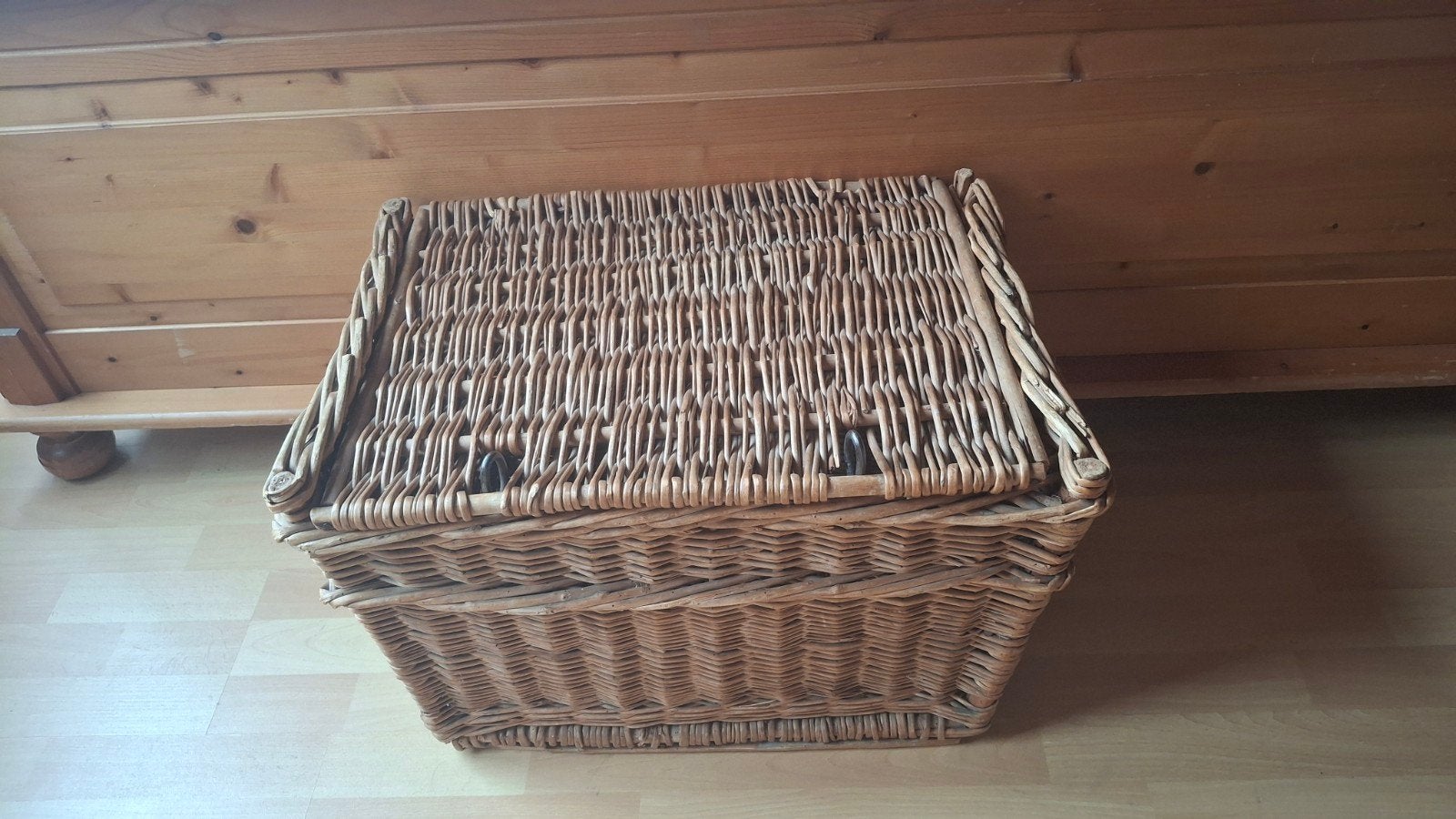 oude mand met gebruikers sporen, Huis en Inrichting, Woonaccessoires | Schalen en Manden, Ophalen, Gebruikt, Rechthoekig, Riet