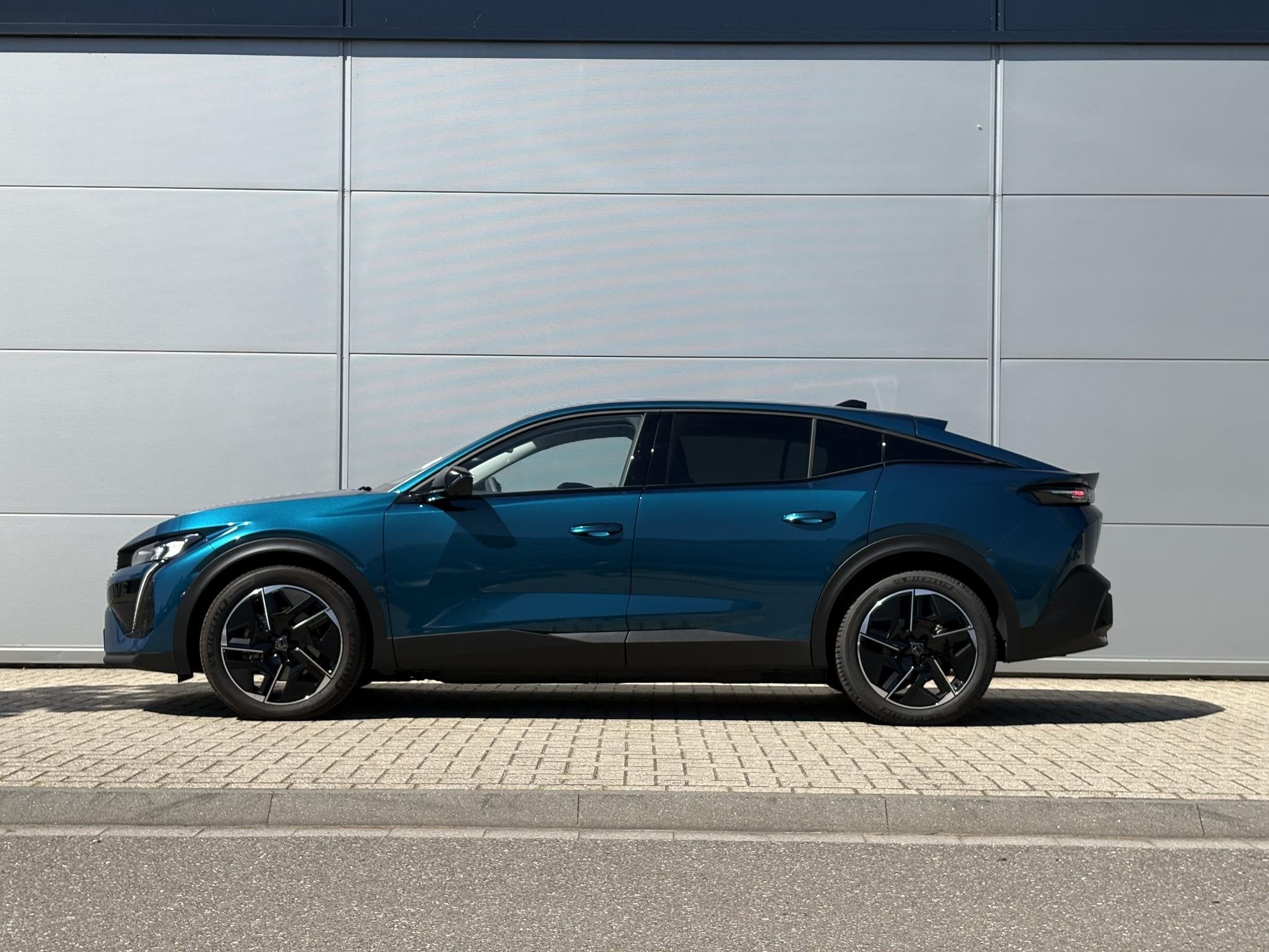 Peugeot e-408 Allure 58 kWh | 360 camera | Adaptieve Cruise, Auto's, 12 maanden, 213 pk, Blauw, Origineel Nederlands