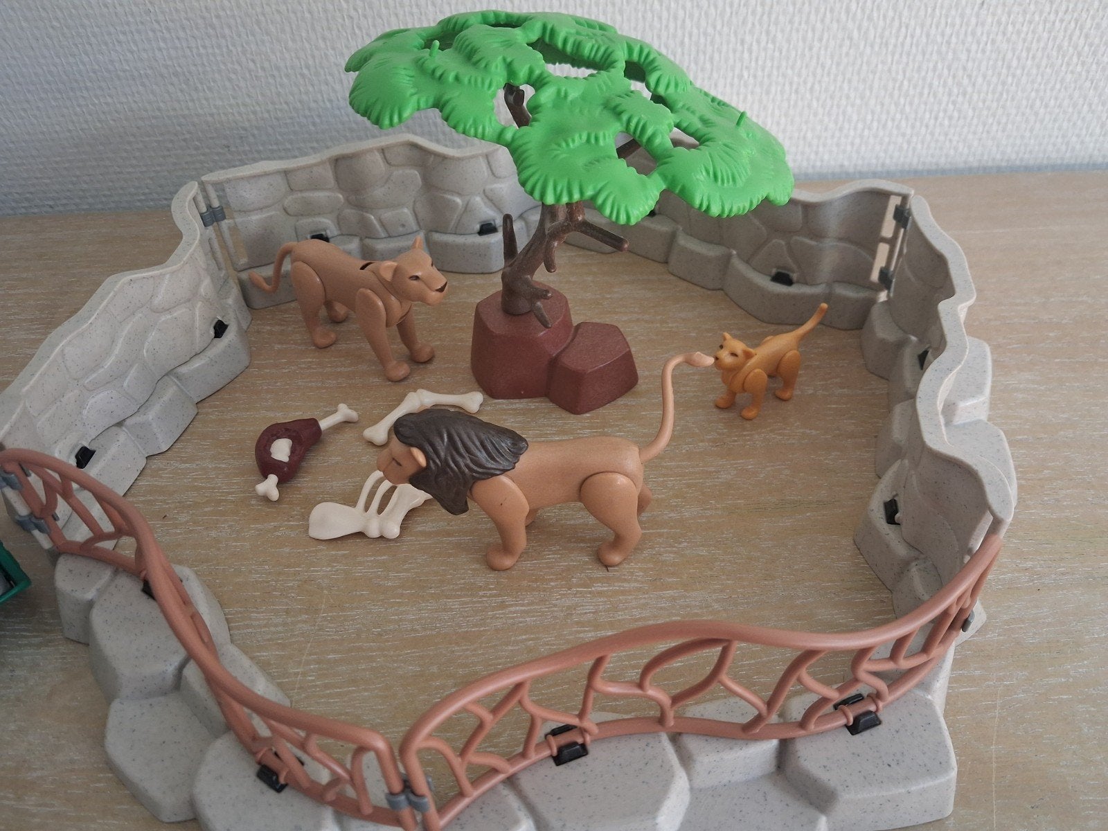 playmobil leeuwenverblijf met 3 leeuwen en voer., Ophalen of Verzenden, Zo goed als nieuw