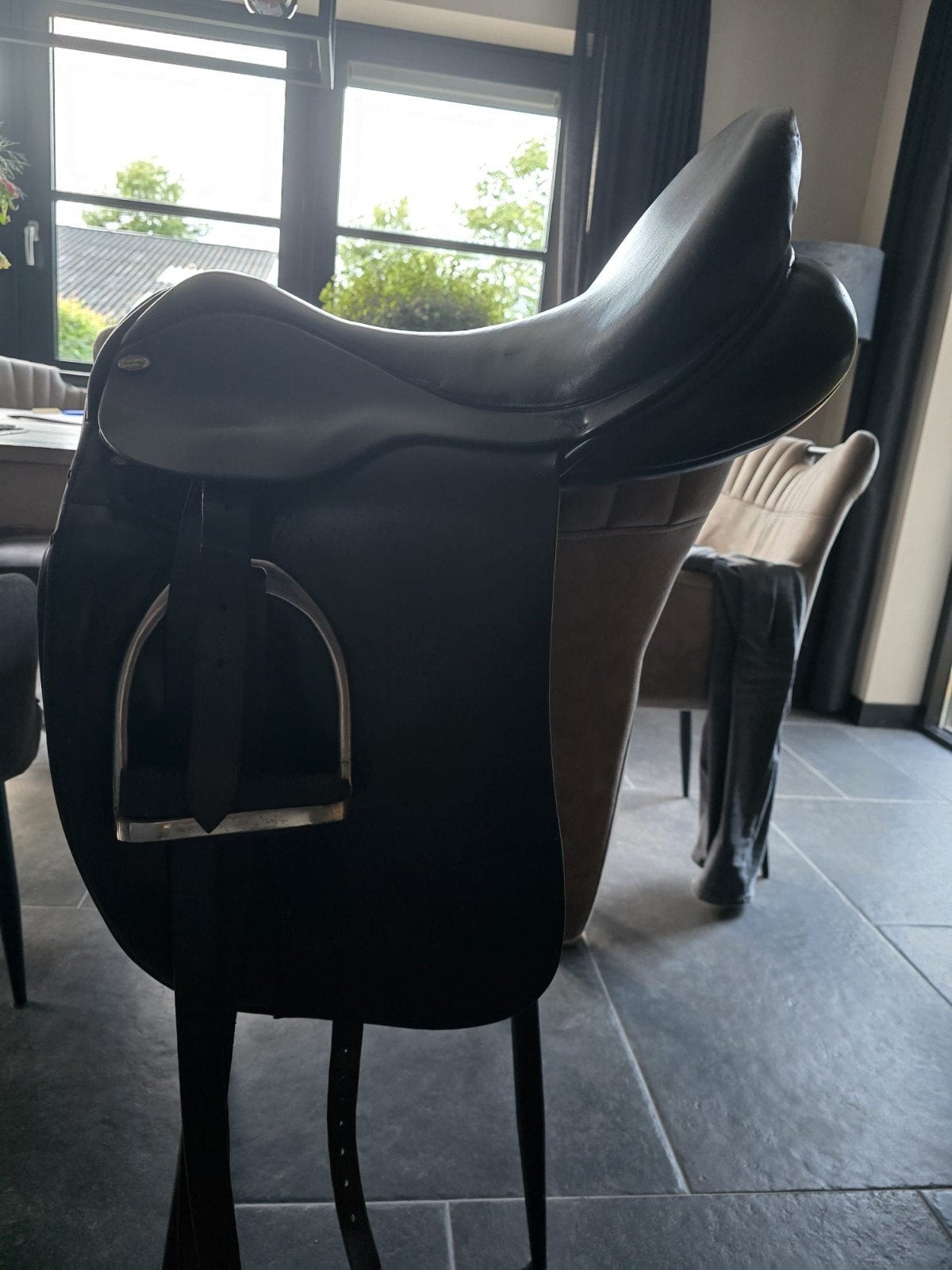Origineel Hulsebos dressuurzadel 18 inch MW diepe zit, Ophalen, Gebruikt, Dressuur
