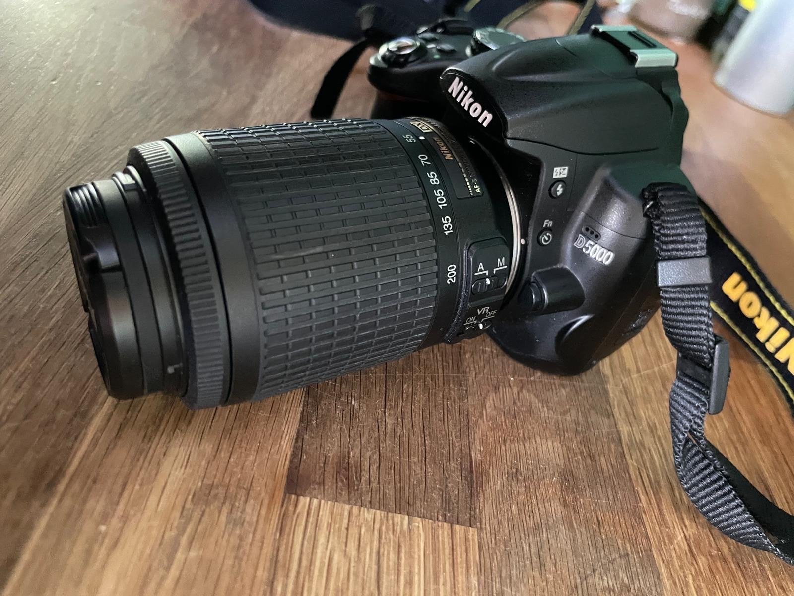 Nikon D5000 Spiegelreflexcamera met AF-S Nikkor 15-200mm len, Ophalen of Verzenden, Cameratas, Spiegelreflex, Nikon