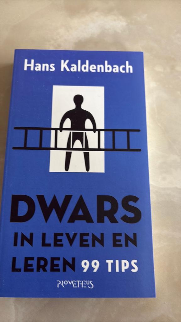 Hans Kaldenbach - Dwars in leven en leren, Hans Kaldenbach, Ophalen of Verzenden, Zo goed als nieuw, Nederland