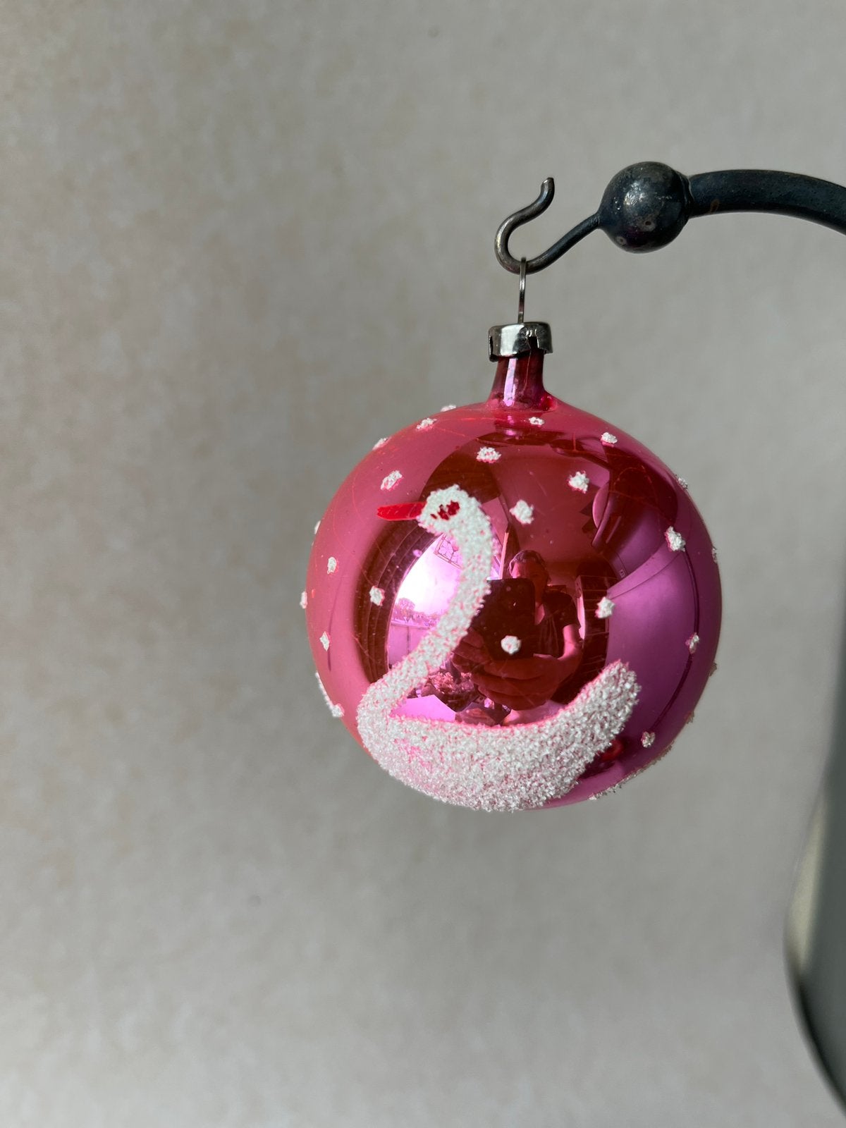 Oude roze glazen kerstbal : zwaan, Gebruikt, ., Ophalen of Verzenden, .