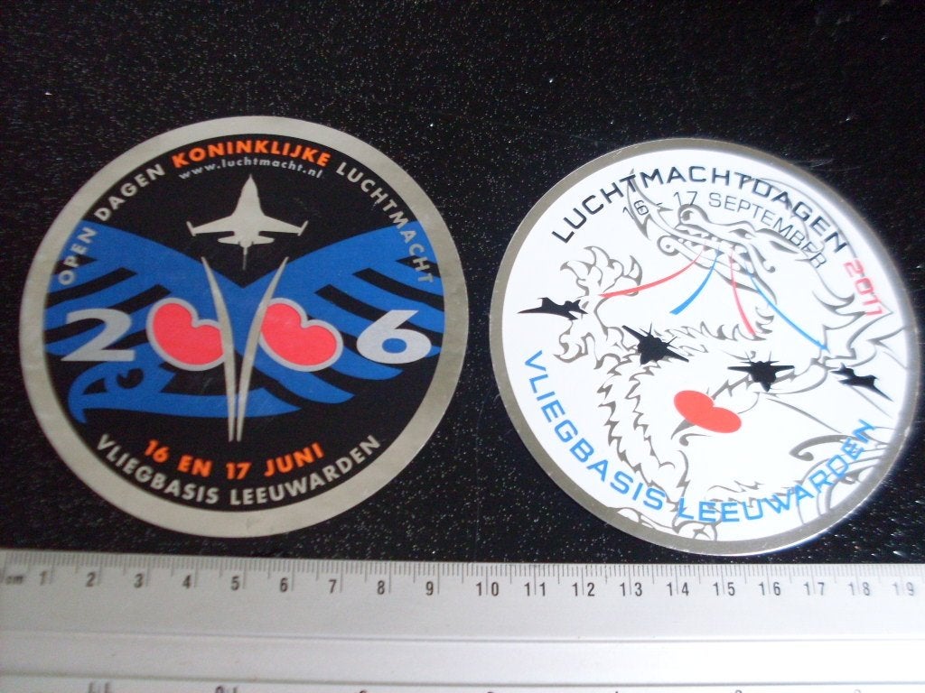 2x folie sticker vliegbasis leeuwarden luchtmachtdagen 2006, Verzamelen, Verzenden, Zo goed als nieuw, Bedrijf of Vereniging