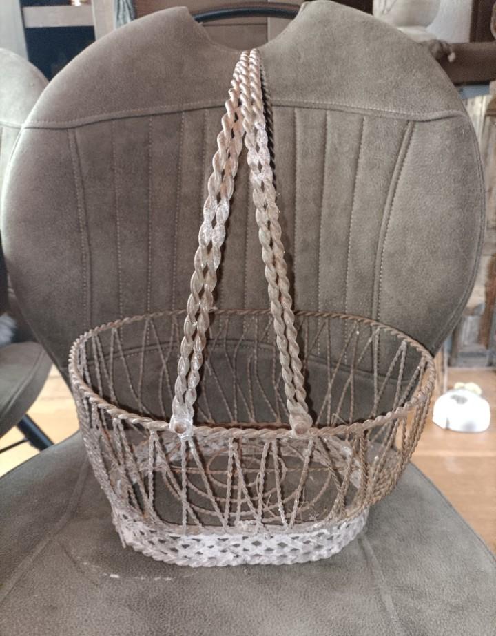 Brocante leuke ijzeren mand., Ophalen of Verzenden
