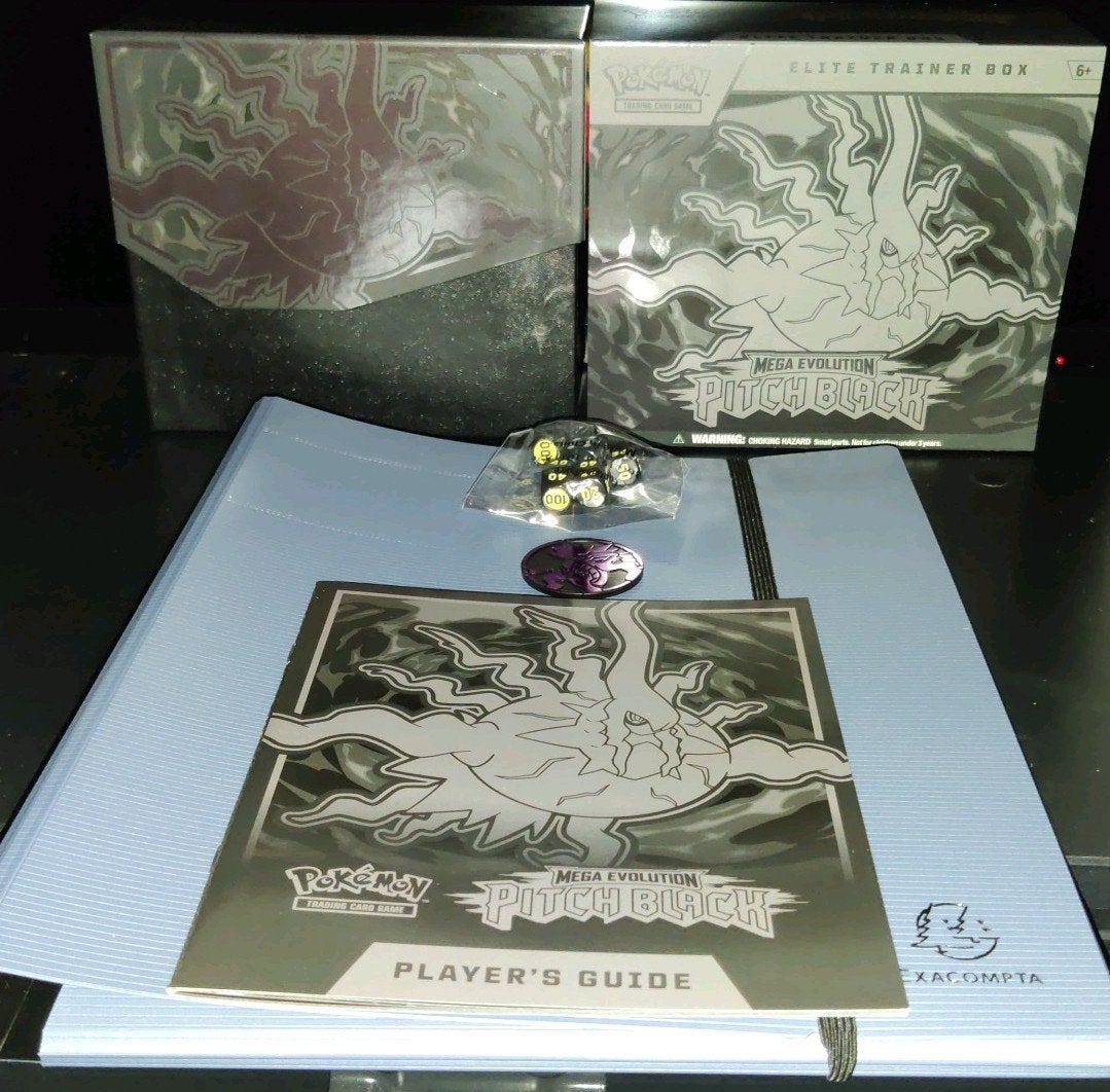 Pokémon Pitch Black Verzameling in Map + ETB Accessoires, Ophalen, Nieuw, Meerdere kaarten, Foil