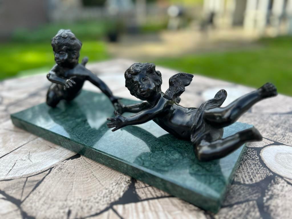 Bronzen Beeld: Twee Engeltjes op Marmeren Sokkel, Antiek en Kunst, Kunst | Beelden en Houtsnijwerken, Overige onderwerpen, Ophalen of Verzenden
