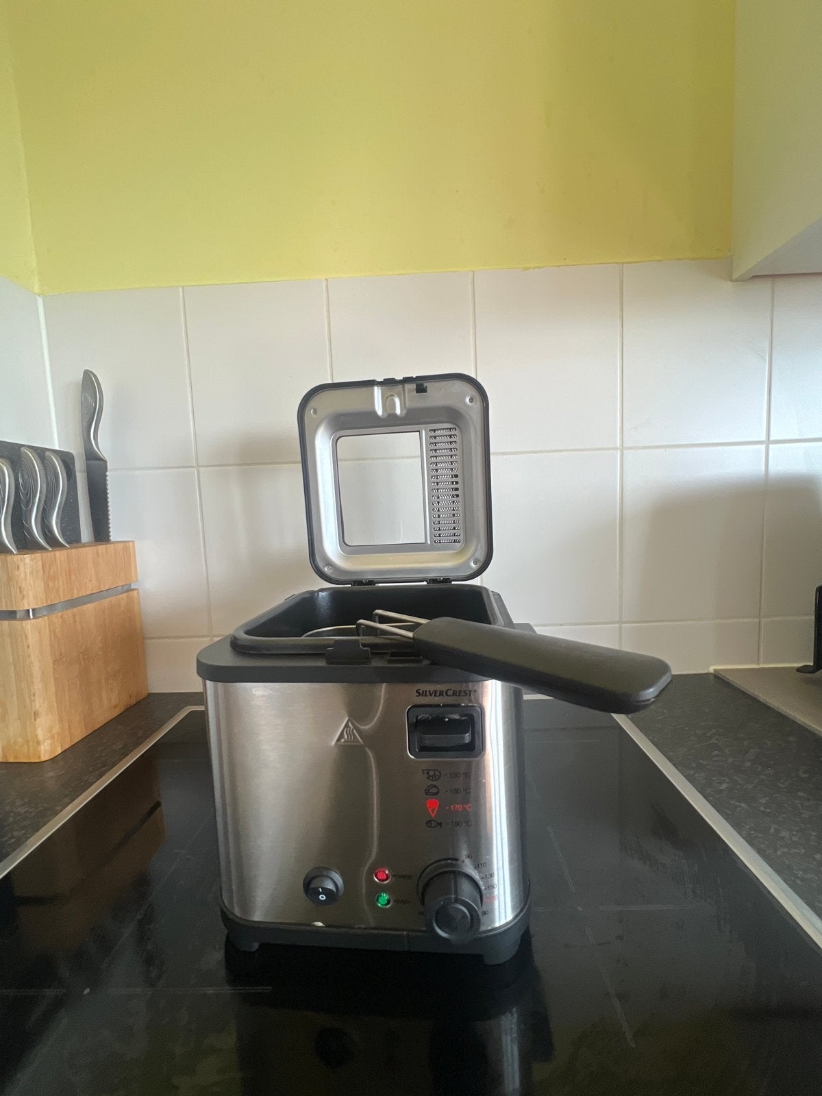 SilverCrest Friteuse - Compact en Efficiënt( 1 * gebruikt ), Minder dan 1 liter, Ophalen of Verzenden, Zo goed als nieuw, Uitneembare binnenpan