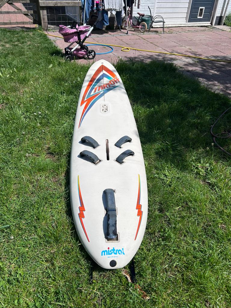 Complete Mistral windsurfset beginner!, Watersport en Boten, Windsurfen, Ophalen, Mistral, Gebruikt, Met mast