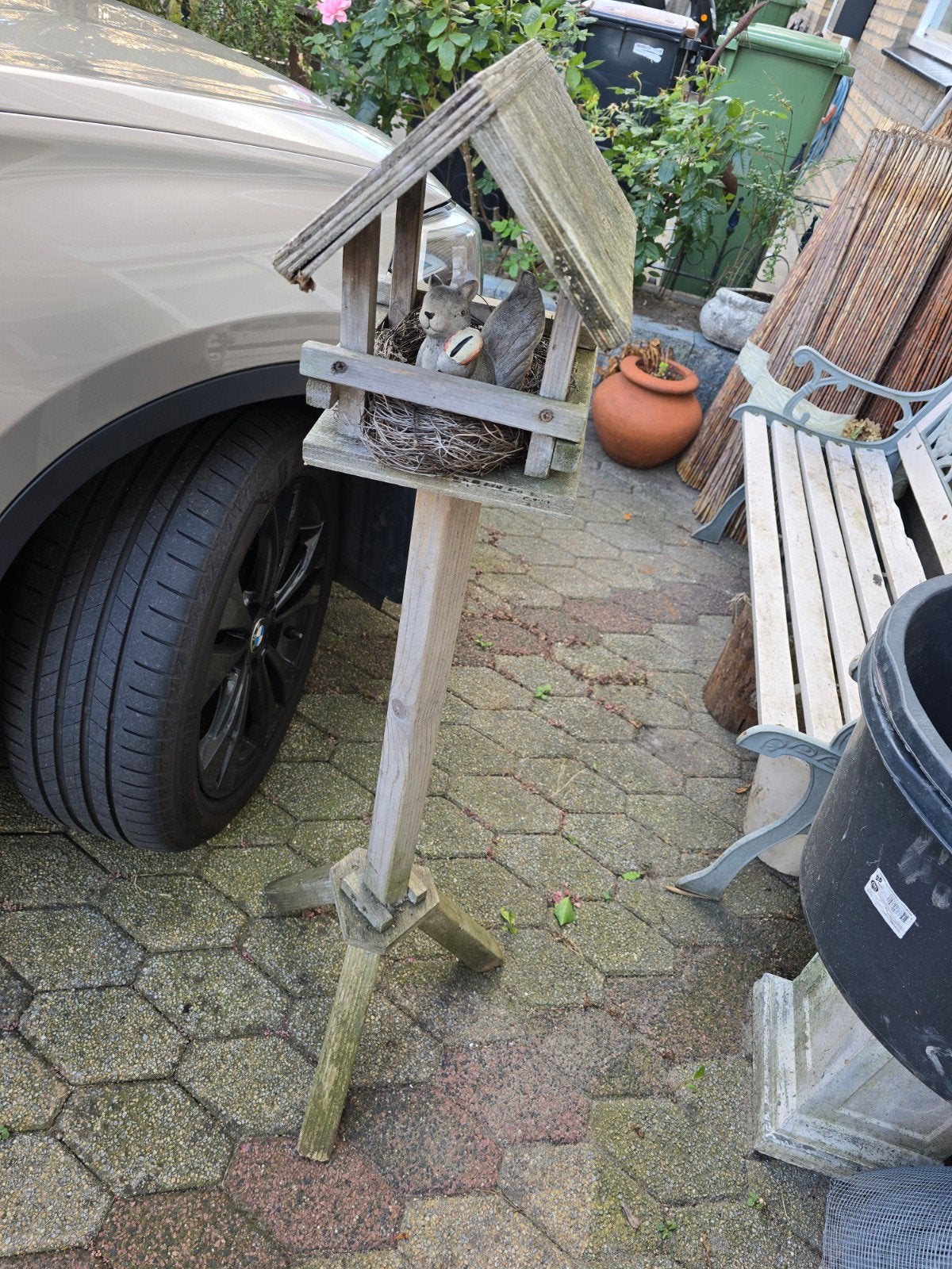 Houten vogelhuisje op paal, Ophalen, Gebruikt