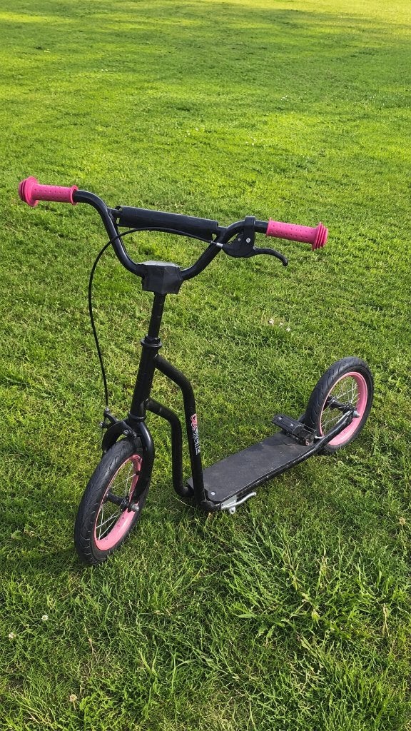 Leuke step met hand- en voetrem, Fietsen en Brommers, Ophalen, Gebruikt, Gewone step, Onbekend