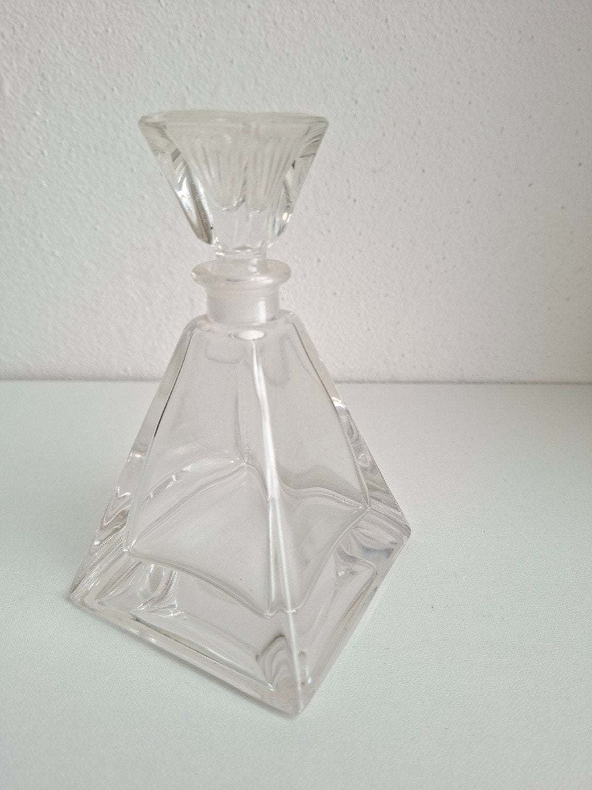 Vintage Glazen Parfumflesje - Piramidevormig, Antiek en Kunst, Antiek | Glas en Kristal, Ophalen of Verzenden