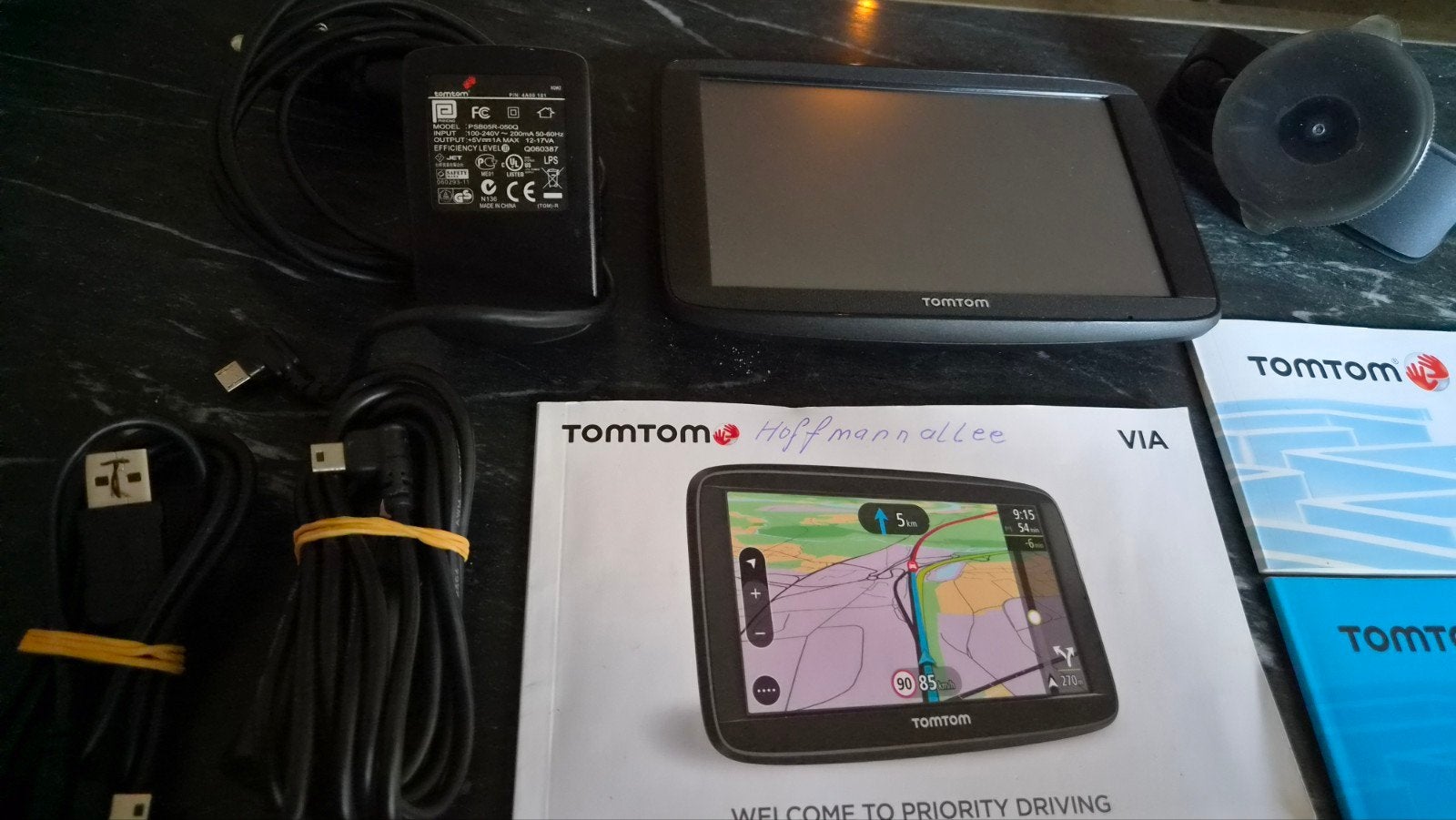 TomTom XL VIA Navigatiesysteem met accessoires, Auto diversen, Ophalen of Verzenden, Zo goed als nieuw