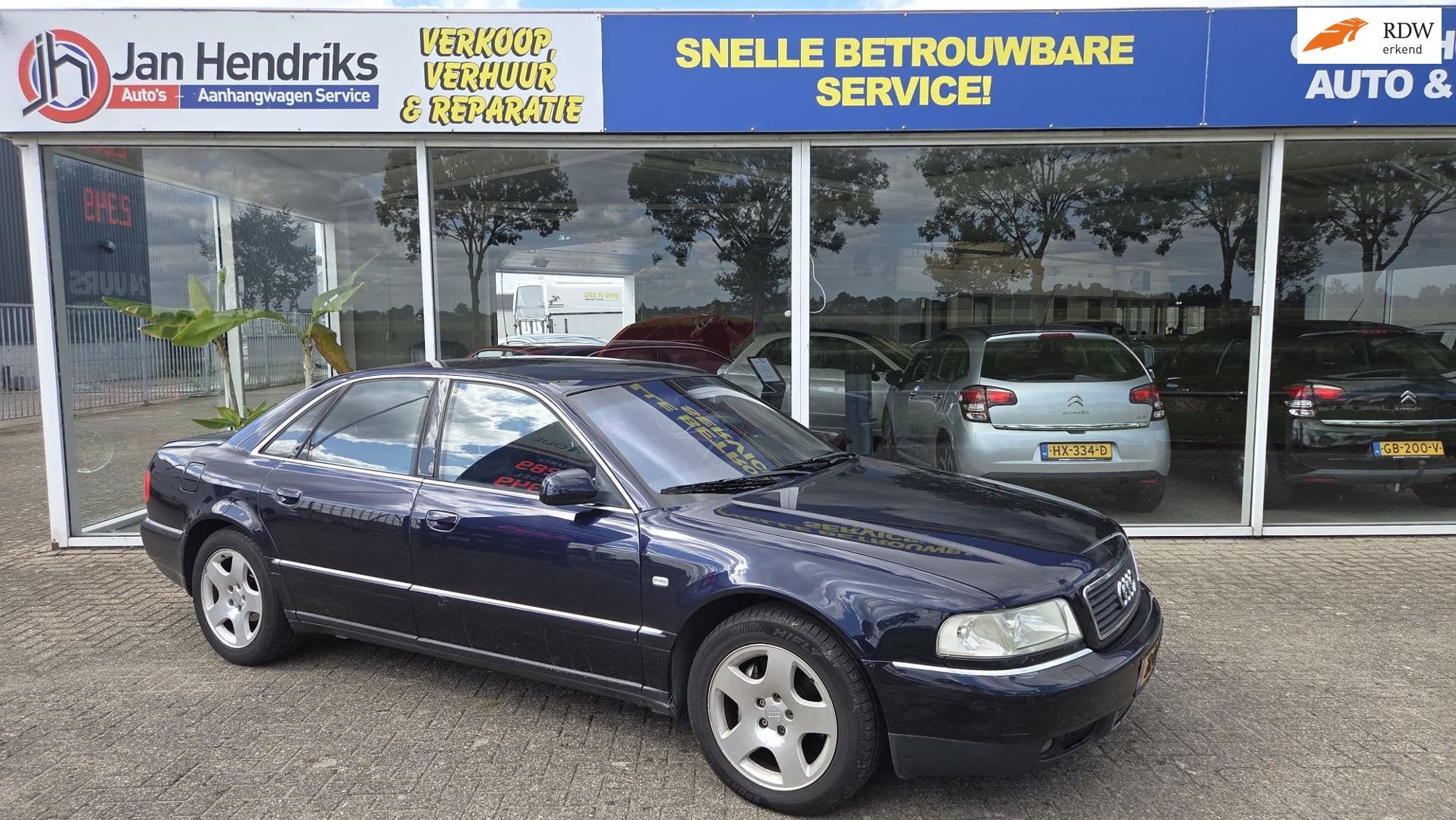 Audi A8 3.7 5V quattro youngtimer, Gebruikt, 1700 kg, Blauw, Bedrijf
