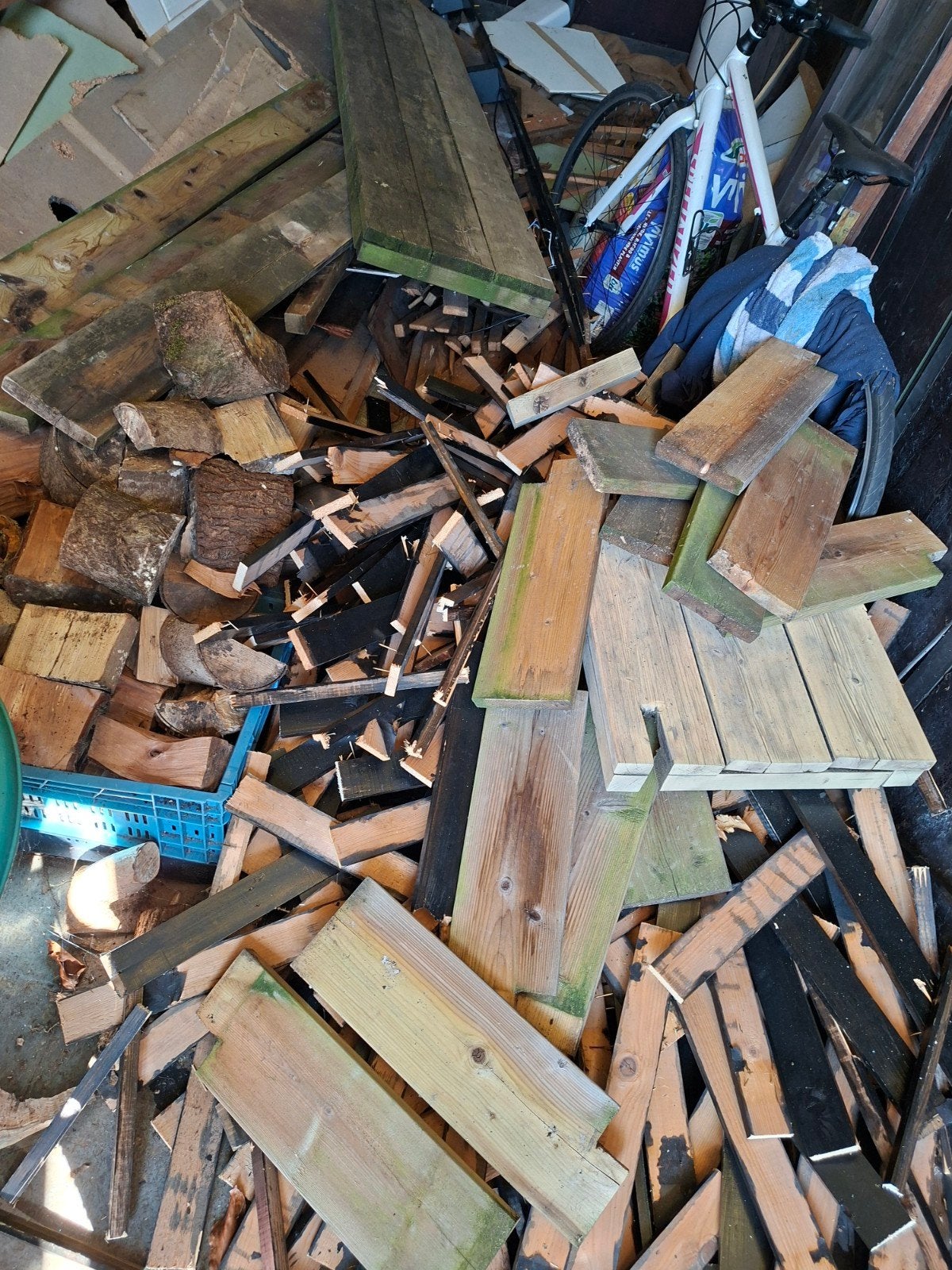 Diverse houtblokken en planken - brandhout/knutselhout, 6 m³ of meer, Ophalen, Overige houtsoorten, Blokken