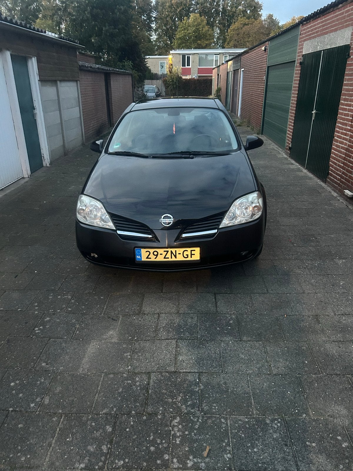 Nissan Primera 2.0 HB 2008 Zwart, Auto's, Voorwielaandrijving, 1998 cc, Stof, Zwart