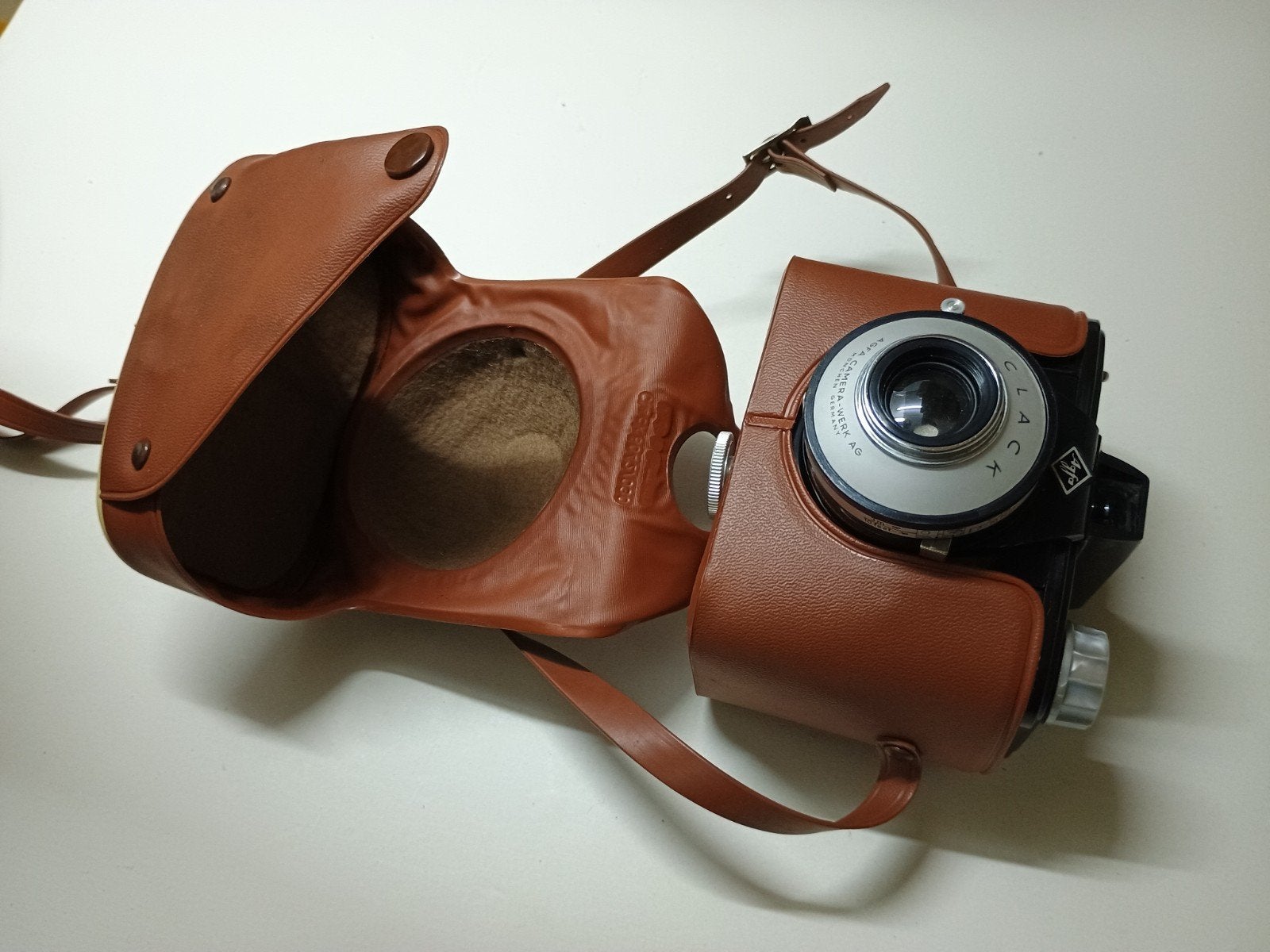 Agfa Clack camera met originele foudraal + gratis 120 film, Ophalen, Zo goed als nieuw, Compact, Overige Merken