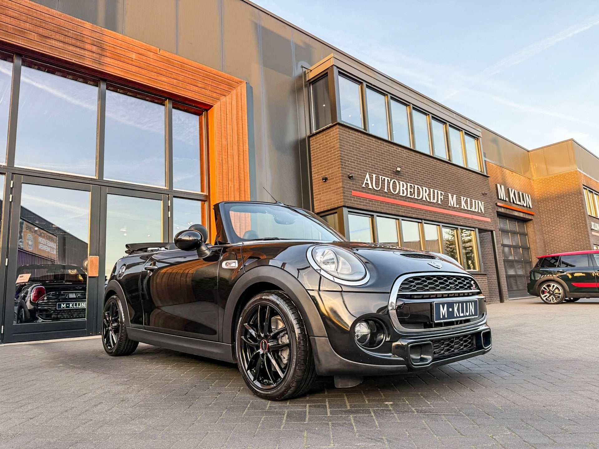 MINI Cabrio 2.0 Cooper S Chili Serious Business 192pk/Leer/N, Auto's, Voorwielaandrijving, Gebruikt, 4 stoelen, Zwart