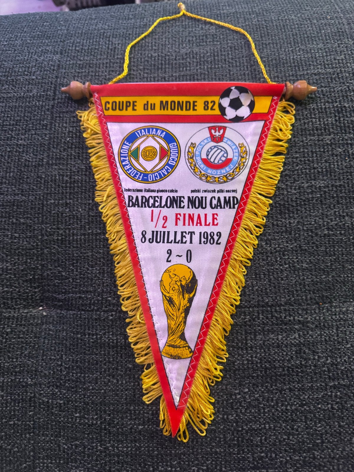 Vintage WK 1982 Vaantje Italië vs Polen Halve Finale, Verzenden, Gebruikt, Overige sporten, Vaantje of Sjaal