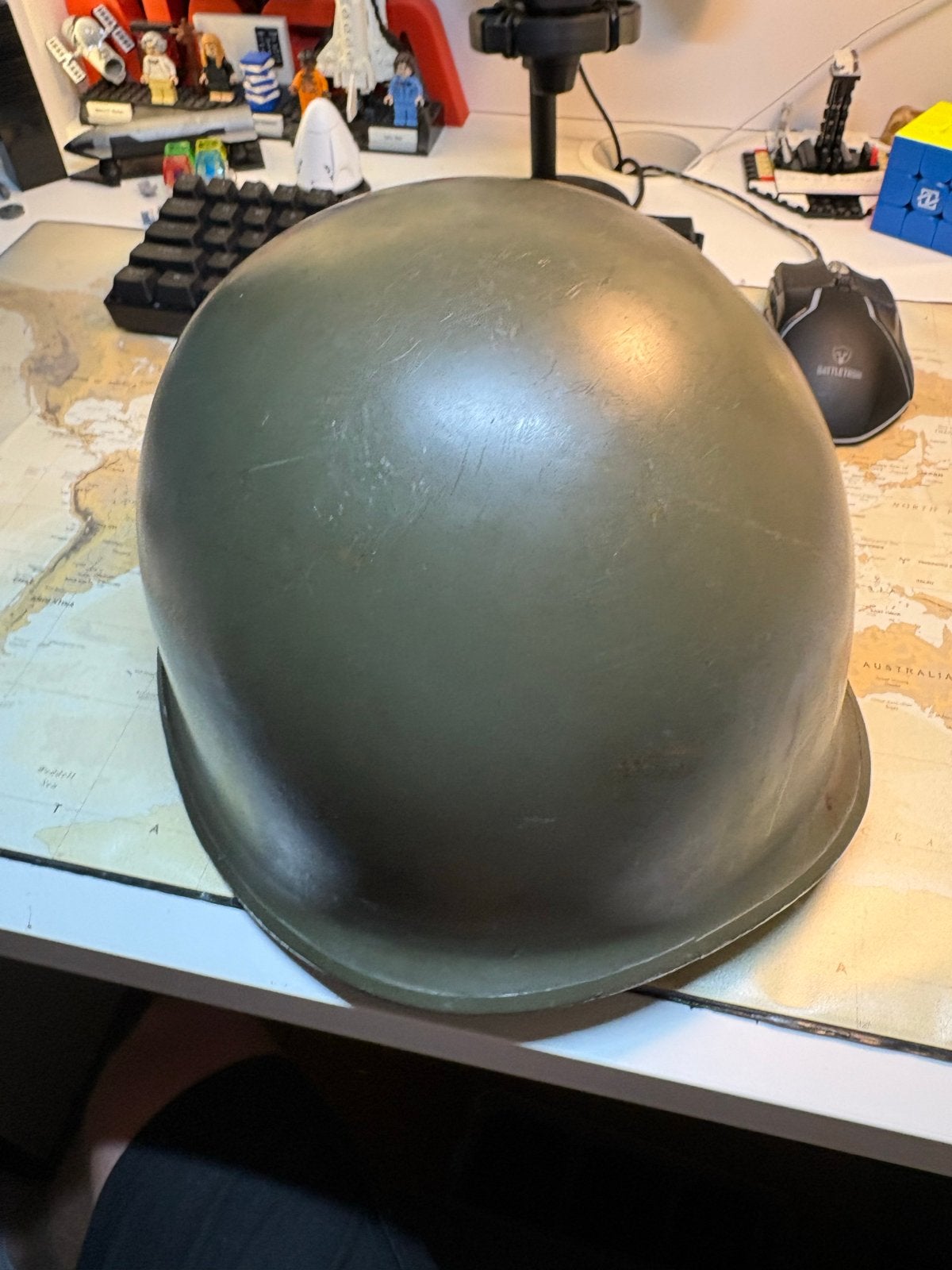 Originele Oorlogs  helm met Ghillie cover - Camo, Ophalen of Verzenden, Landmacht, Overige gebieden, Helm of Baret