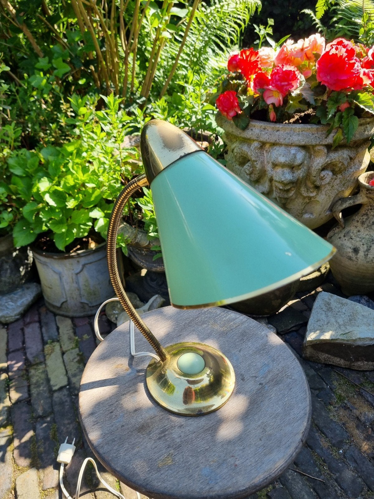 Vintage jaren '50 bureaulamp lichtgroen met messing, Huis en Inrichting, Lampen | Tafellampen, Ophalen of Verzenden