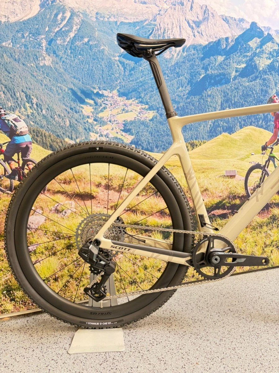 SCOTT Addict Gravel 20 Taupe Beige L 56cm L, 28 inch, Carbon, 10 tot 15 versnellingen, -