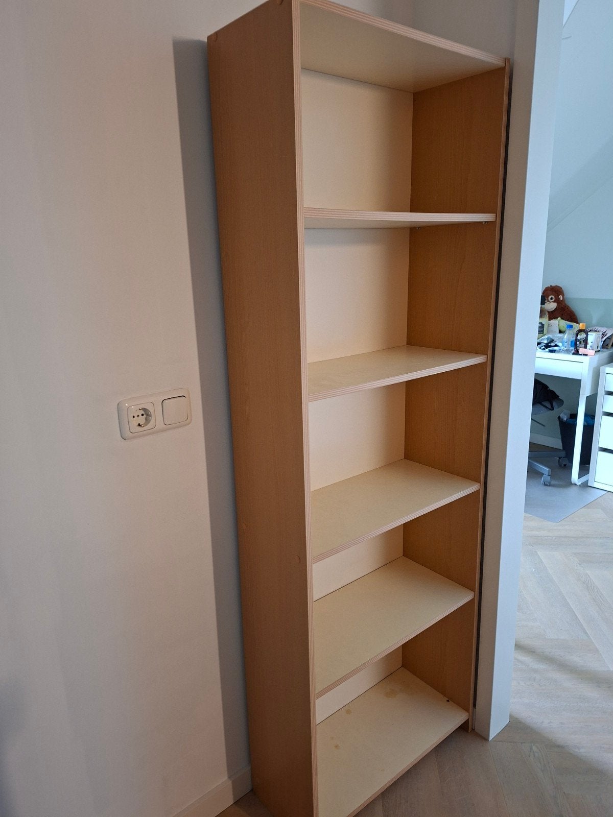 Houten boekenkast met verstelbare planken, Ophalen, Met plank(en), Gebruikt, Modern, functioneel