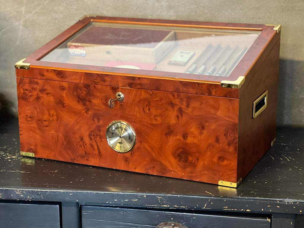 Zeer grote humidor, winkel display, glas wortelnoten, Ophalen, Tabaksdoos of Verpakking, Zo goed als nieuw, Nvt