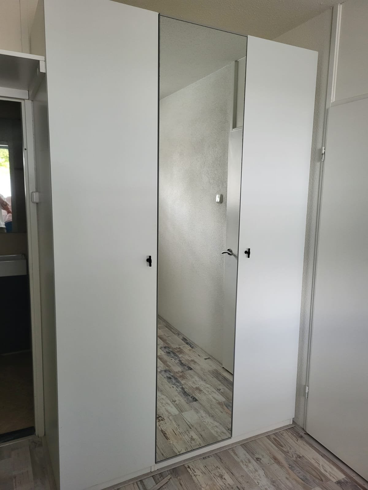 IKEA Pax kast met spiegeldeur en planken, Ophalen, Overige materialen, Gebruikt, 100 tot 150 cm