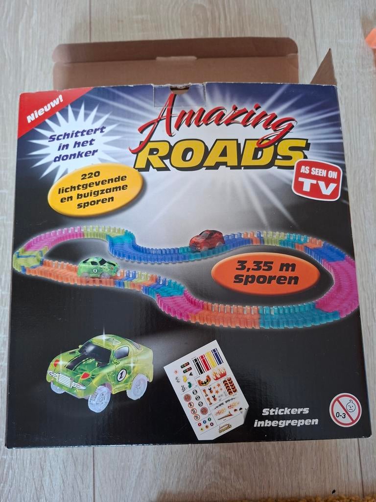 Glow in the dark flexibele racebaan + uitbreiding, Kinderen en Baby's, Speelgoed | Racebanen, Ophalen of Verzenden, Zo goed als nieuw