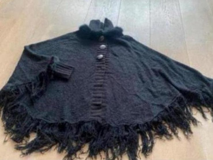 One size trui poncho nieuwstaat cape, Ophalen of Verzenden, Zo goed als nieuw, Maat 38/40 (M), Zwart