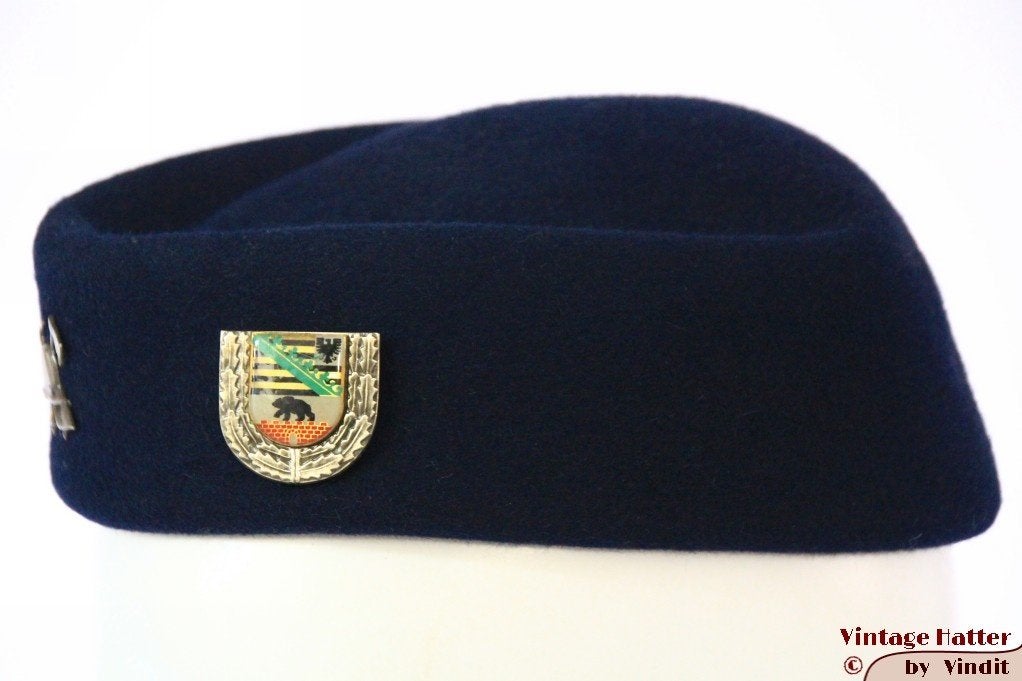 Vintage uniform pillbox hoed Berlin Feuerwehr blauw 50-56, Berlin, Ophalen of Verzenden, Overige thema's, Accessoires
