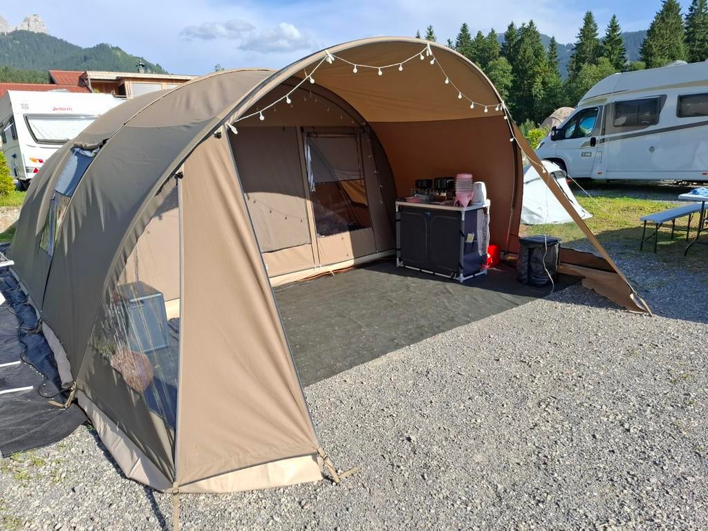 Falco Havik 4600 tunneltent INCL. BAGAGEKAR, Caravans en Kamperen, Ophalen, Gebruikt, Tot en met 6