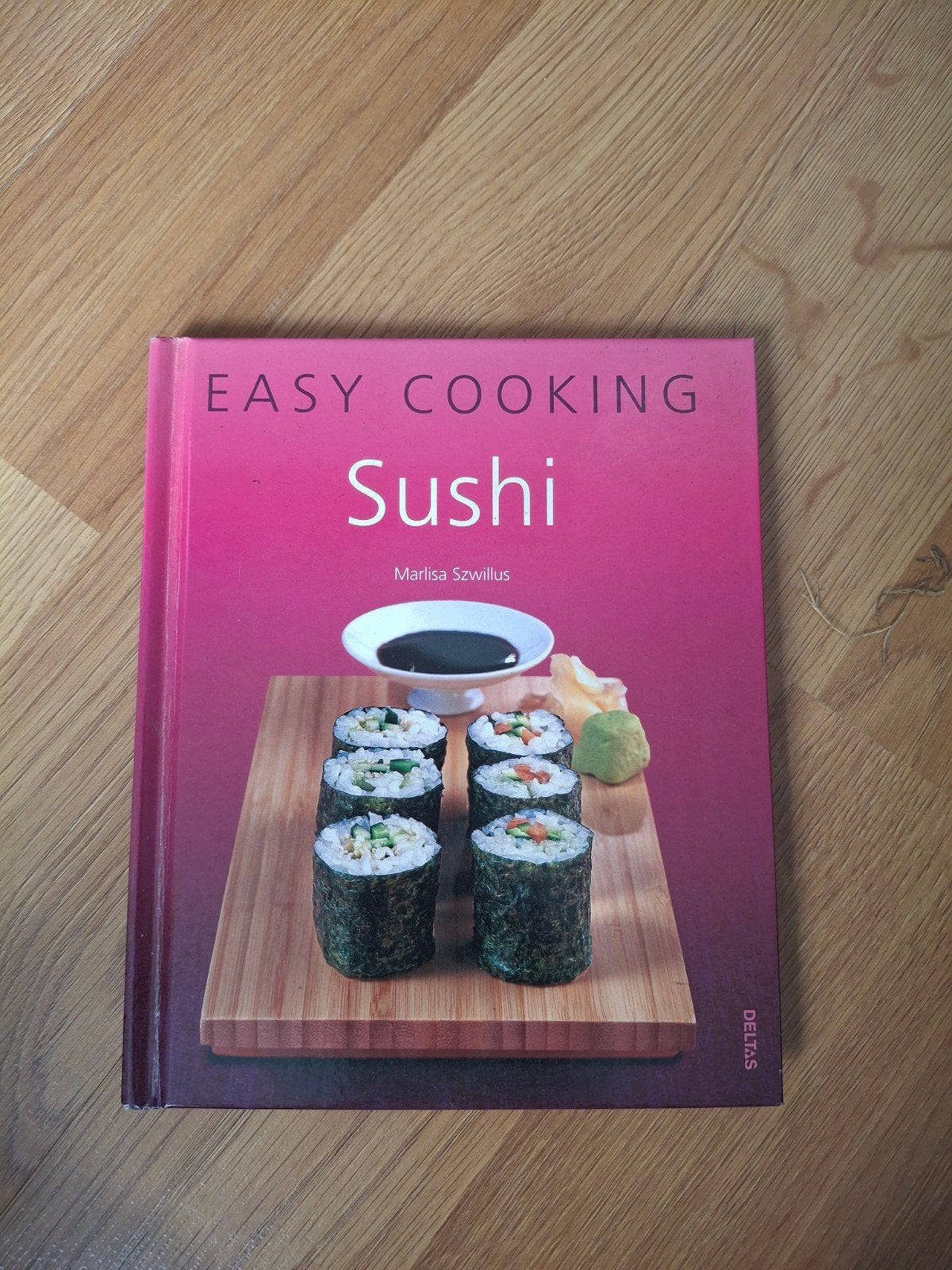 Easy Cooking Sushi - Leer zelf heerlijke sushi maken, Boeken, Ophalen, Azië en Oosters, Marlisa Szwillus, Zo goed als nieuw