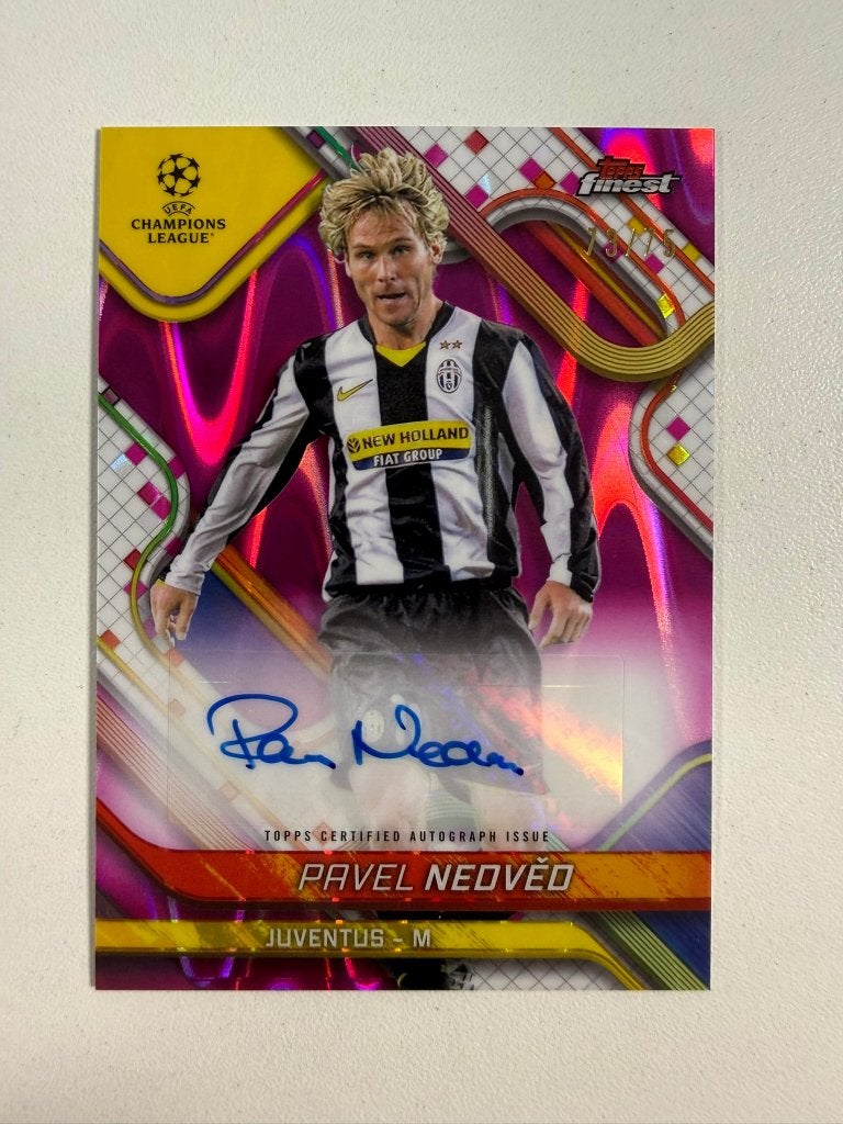 Pavel Nedved /75 Pink Lava Topps Finest 2024-25, Ophalen of Verzenden, Nieuw, Buitenlandse clubs, Poster, Plaatje of Sticker