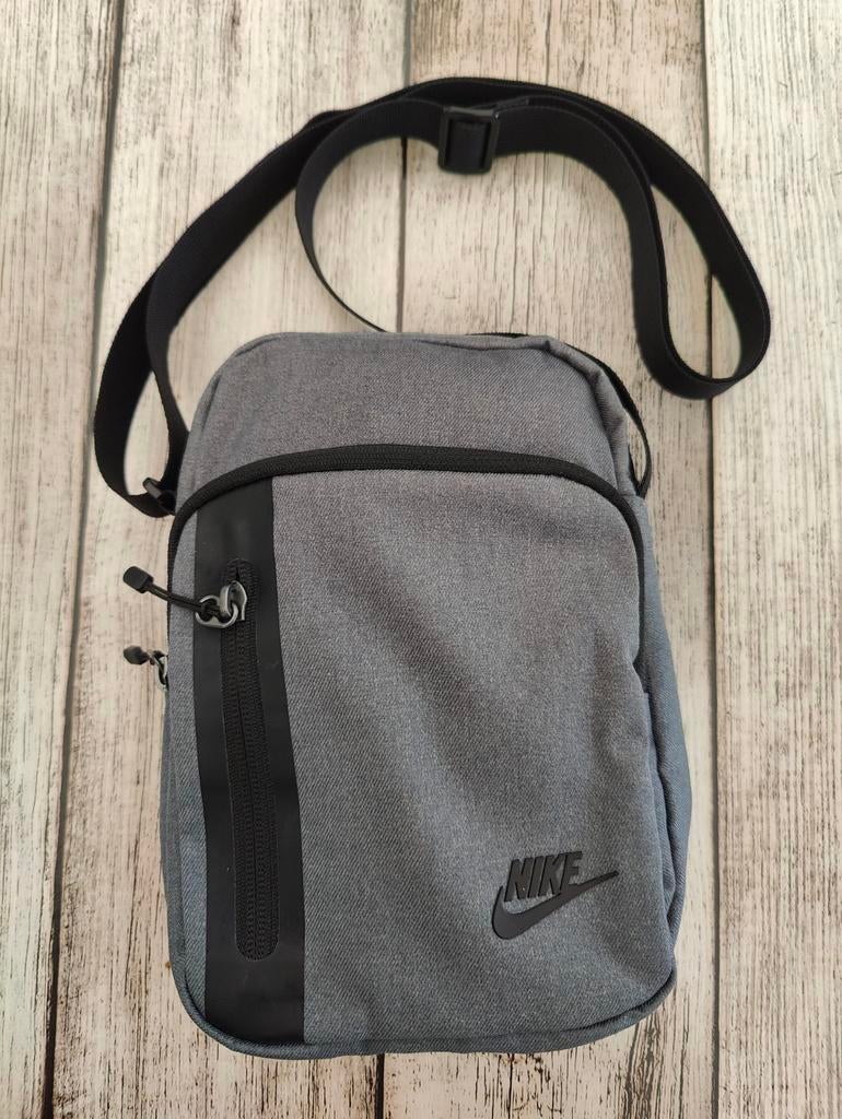 Grijze Nike Core Small Items 3.0, Ophalen of Verzenden, Nieuw, Grijs