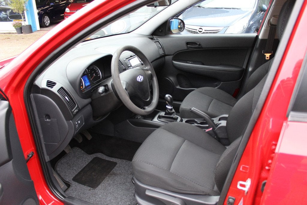 Hyundai i30 1.4i i-Drive "Cool" Airco - 5 Deurs ! (bj 2010), Voorwielaandrijving, Euro 5, Stof, Gebruikt