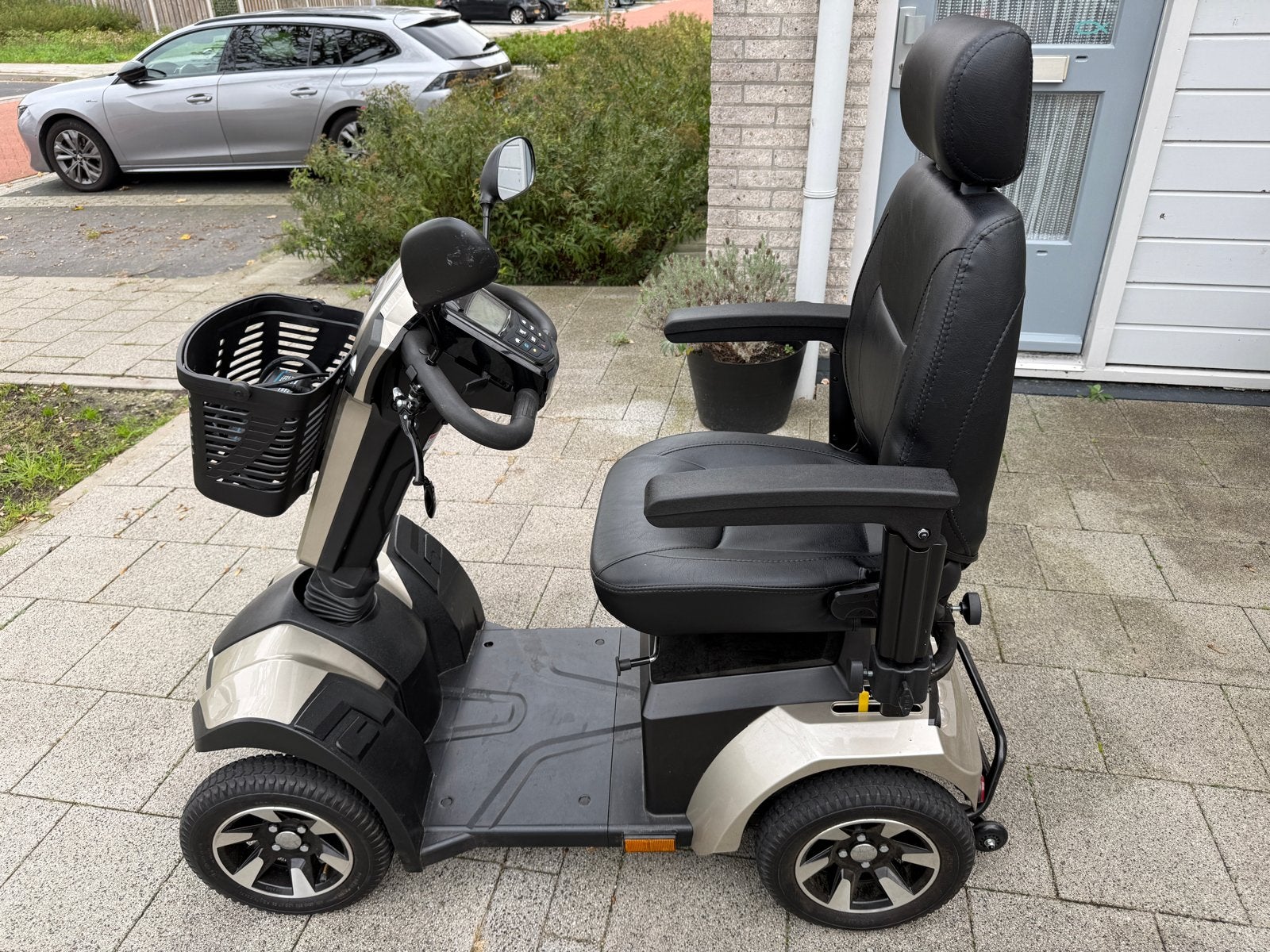 Luxe Vermeiren scootmobiel – 900 km – Nieuwe accu's 2025, Diversen, Ophalen, Zo goed als nieuw, 36 t/m 45 km, Vermeiren