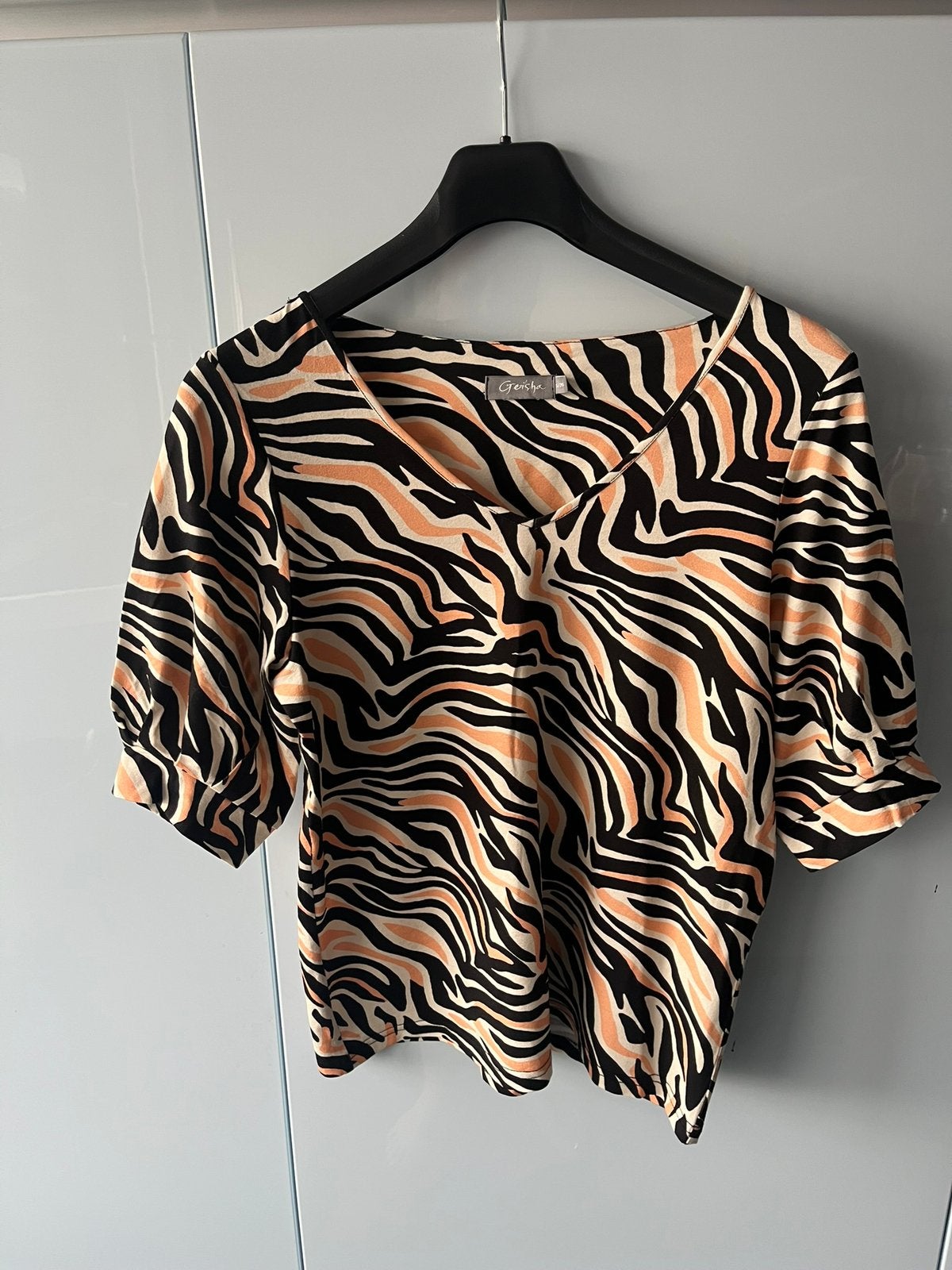 Geisha t shirt zalm zwart maat 36 pofmouw nieuw valt groter, Kleding | Dames, Meerkleurig, Nieuw, Ophalen of Verzenden, Korte mouw